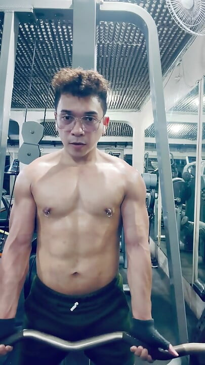 Pinoy Muscle Twink Jerks of After Work Out Incl.nipple Play