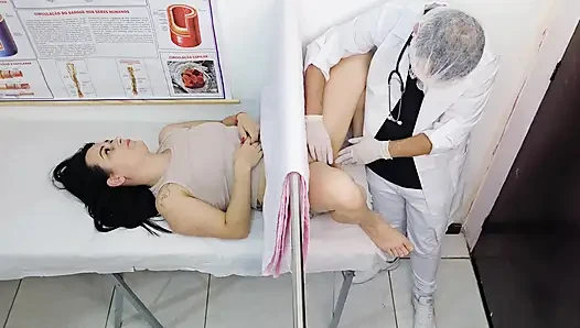 Dokter kandungan mengeluarkan penisnya selama ujian!
