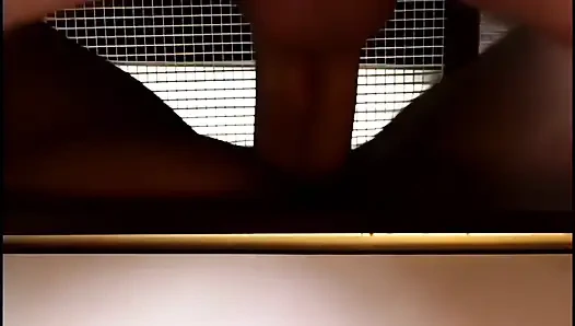 Pejantan hitam mendominasi pembantu nakal kulit hitam dengan keras