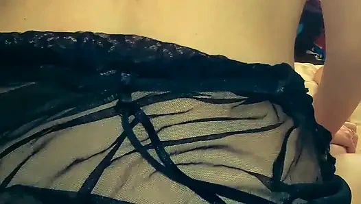 40-летняя сексуальная пара снимает на видео частное домашнее порно