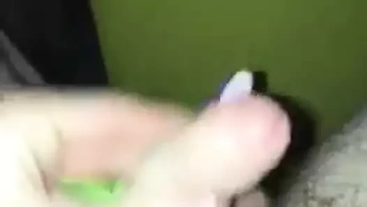 Köle onun clitty ile oynuyor (mandal takılıyken)