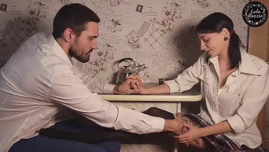 Siswa mengundang teman sekelasnya untuk berkunjung tetapi dia tidak berpikir itu akan berakhir seperti itu