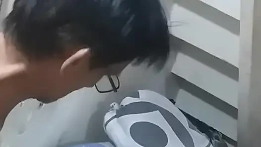 Son kısmı amcığını daha fazla yememi istiyor