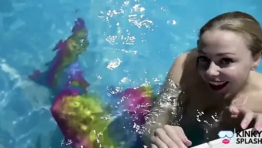 In gefangene meerjungfrau neckt dich im pool