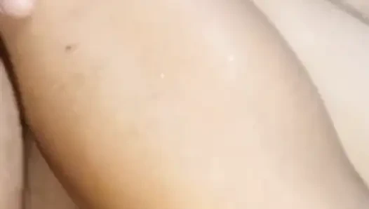 The couple had a day off again so they were able to take a shower.