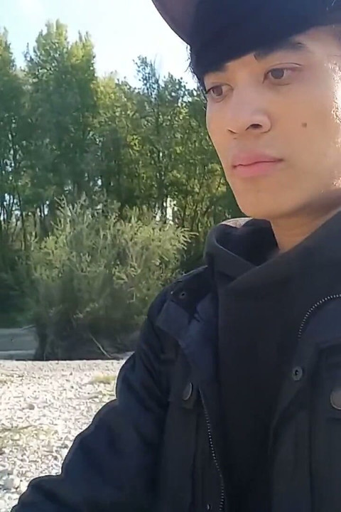 Gay Boy Jon Arteen Freeballing Showing His Dick and Naked Ass Outdoor