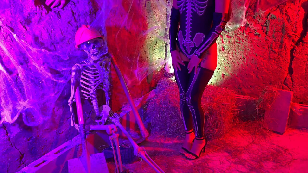 Petite Colombian woman gets aroused upon seeing a skeleton on Halloween night - Carolina Guerrero