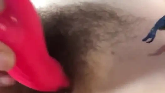 Взрывной сквиртующий оргазм в то время как фантазия о 28-м 390-фунтовом Curvyteen от Fetlife