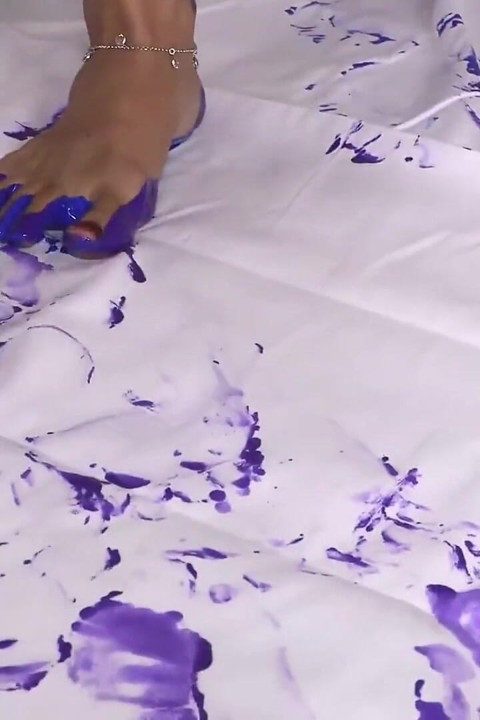 Biến canvas rỗng thành một kiệt tác cho những người đàn ông yêu chân