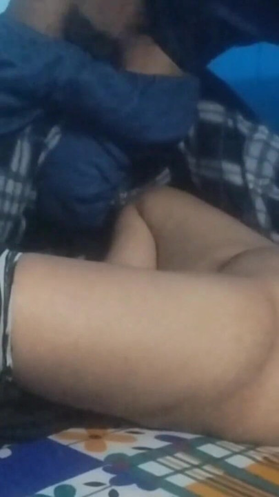 インド系デシの女の子が家で激しくセックス |クリップ1