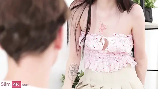 Ein heißes schätzchen gibt einem typen vergnügen