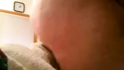 Dildo götüne biniyor