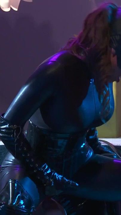 Aside from capturing criminals Catwoman and the brunette enjoy having hardcore group sex with them | Clip 1