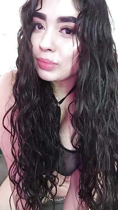 big booty latina feeling flirty, confident, and tempting