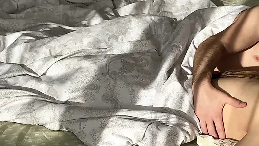 Stiefbruer & heiße stiefschwester haben den besten morgenfick. Creampie