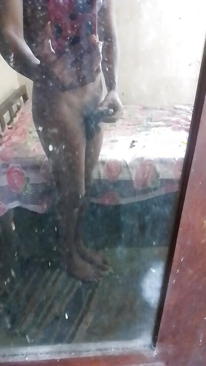 MMS Show Guy Cock