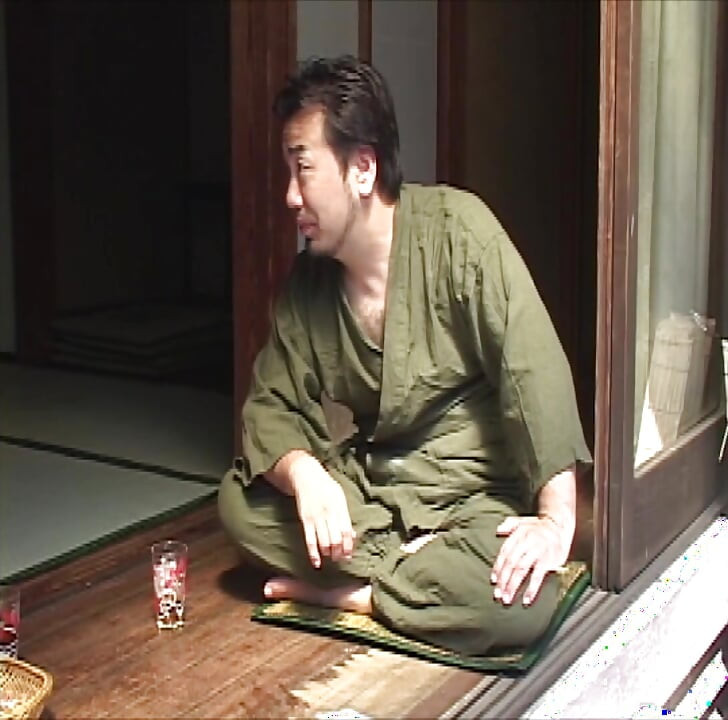 P135G05 The Good Times of the Showa Era! Betting everything on a chindon shop!? A slightly erotic sensual drama between a man and a woman!
