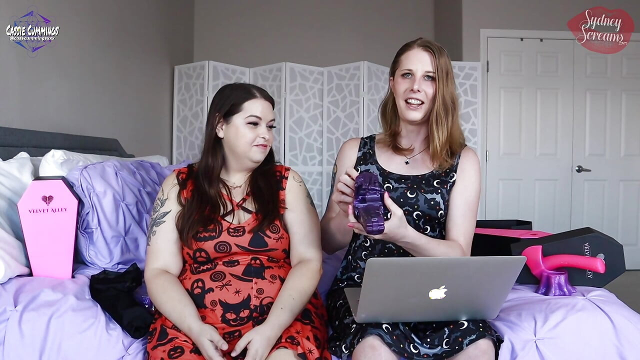 Fluwelen Alley dildo-recensie met gebruik