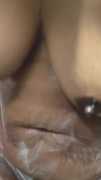 Soft. I'm going to take a bath, don't look secretly, don't go through the window, man. | Clip 1