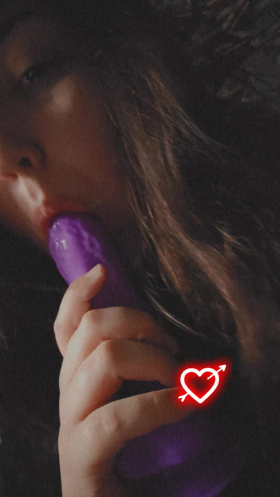 I suck my dildo in BBW