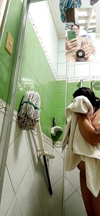Întotdeauna făcând baie în zorii acestei zile