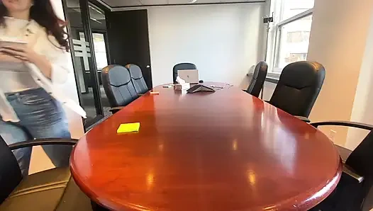 Ofis sürtüğüyle sikişirken yakalanıyorum ve kovulıyorum