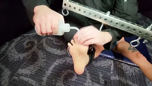 Kaki seksi mura surus digelitik dan dipamerkan! - 1080p- new bleu - kami memamerkan kaki seksi muras dan menggelitik mereka, yang mendorongnya