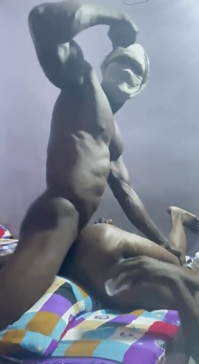 Sex cu iubitul meu uriaș