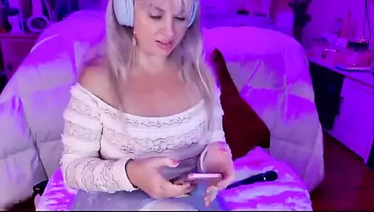 Pertunjukan webcam chillax si cewek hot rosie yang super hot