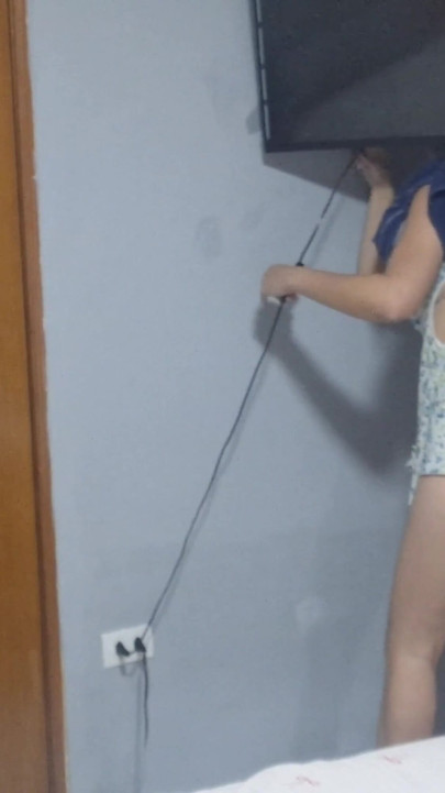 I received the cable TV technician without panties and gave him pussy without a condom! | Clip 1
