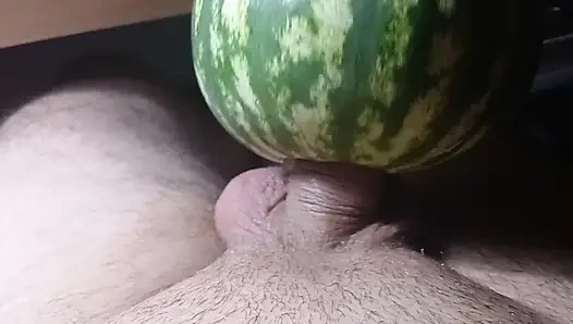 Karpuz çok tatlı ve sulu penisim sevdi!