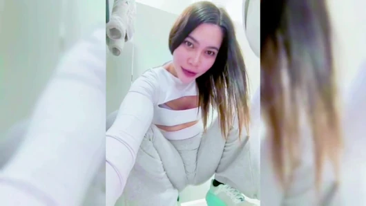 Kapde utaar kar nangi hui laundiya ki Desi Nude Girl Video