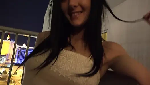 Marley brinx geht auf ein date, lässt dich ihre muschi reiben und nimmt ein bad