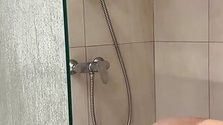 Do You Want to Peek at a Porn Actress Taking a Shower?