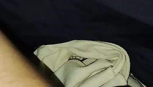 Tekrar mastürbasyon yapıyor.