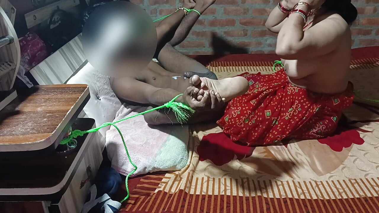 Azgın Devar, Yeni Evli Güzel Bhabhi'yi Sikiyor