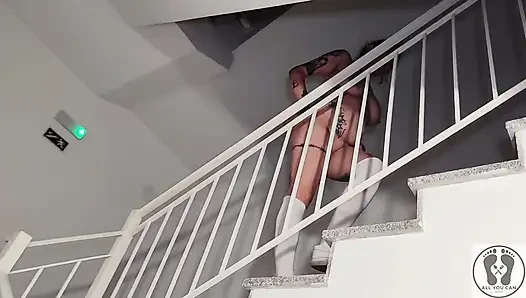 Risky Public Naked Chubby in the Building Pissing Outdoor