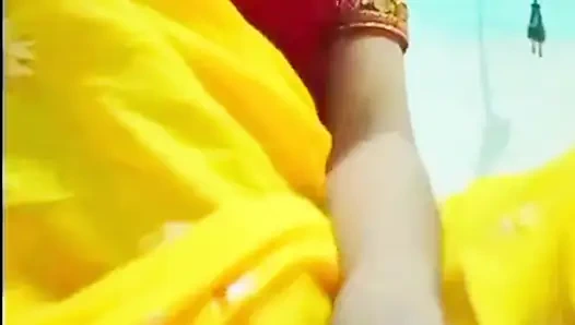 Hintli öğretmenin rol oyunu