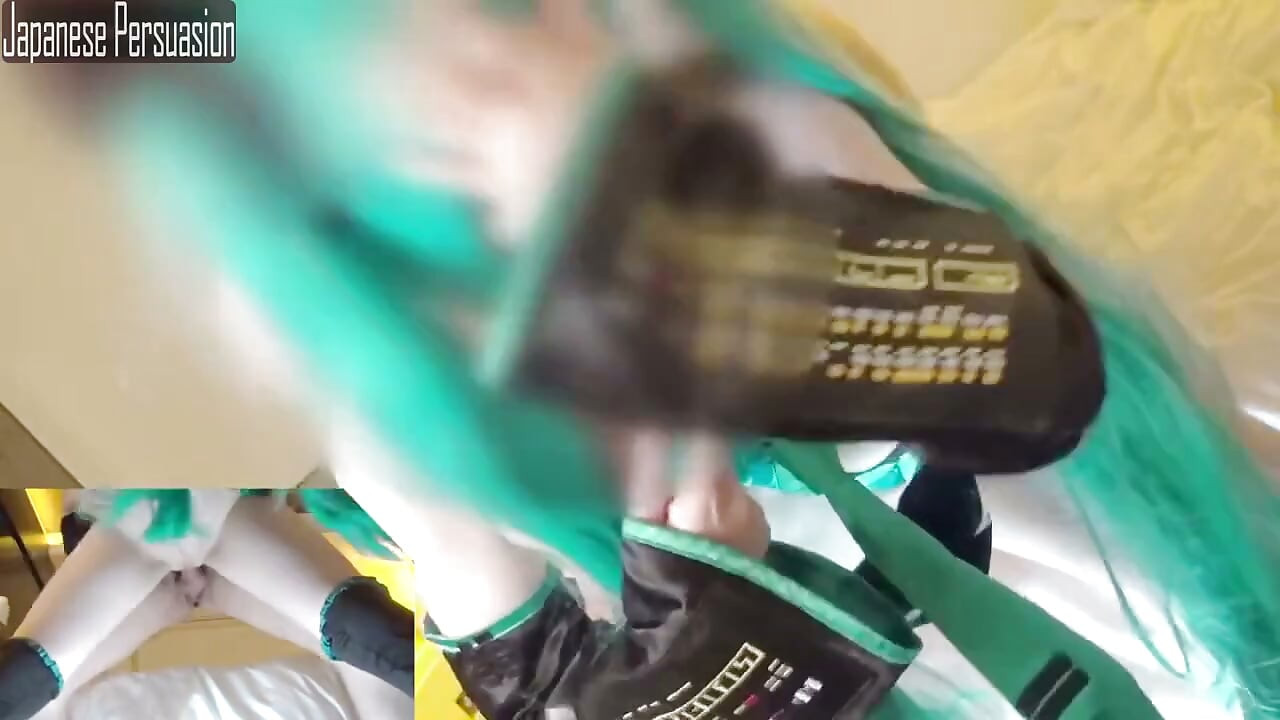 Miku Cosplayer Returns Remastered - Classic Miku Costume Sex Part 2 - 2