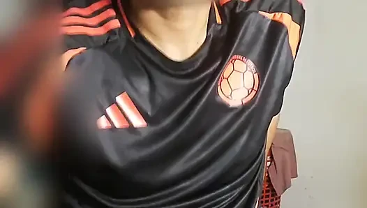 Kolombiyalı Futbolcu Eğleniyor