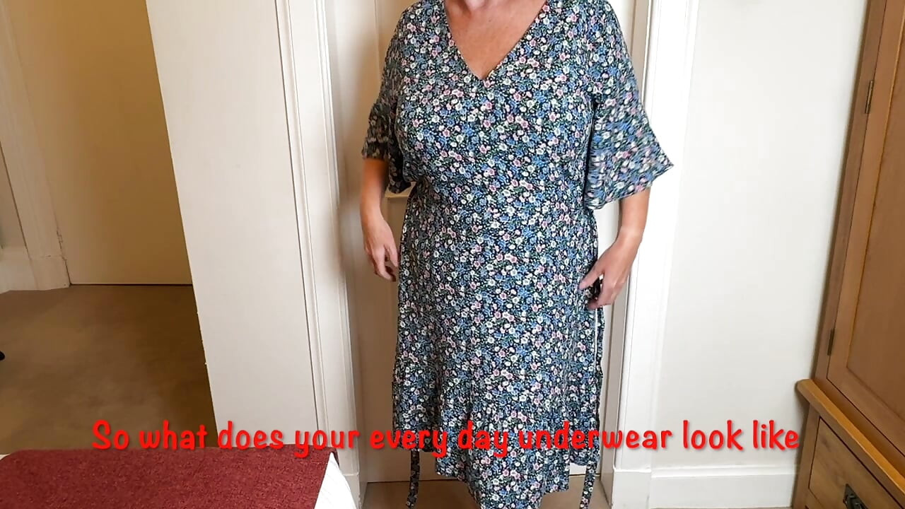 Mrs Mature Feet strips after a night out 505