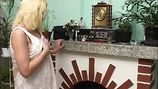 Gadis enema solo seksi