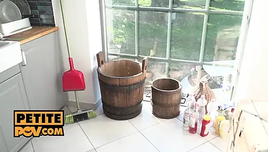 Pov - lindsay cruz si penyewa rambut pirang lagi asik nyepong kontol