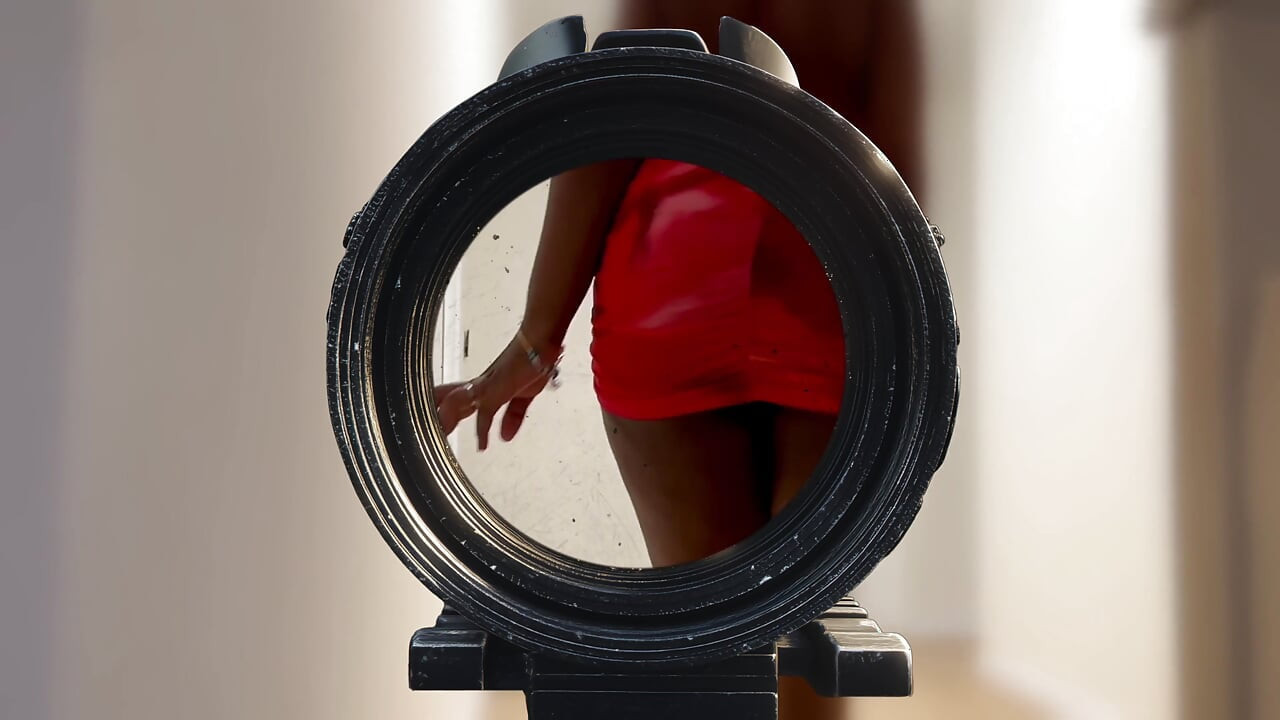 클럽에서 내 섹시한 밀프 새엄마를 만났다. 그녀는 나를 집으로 데려갔다. 흑인 대물 자지와 거대한 엉덩이