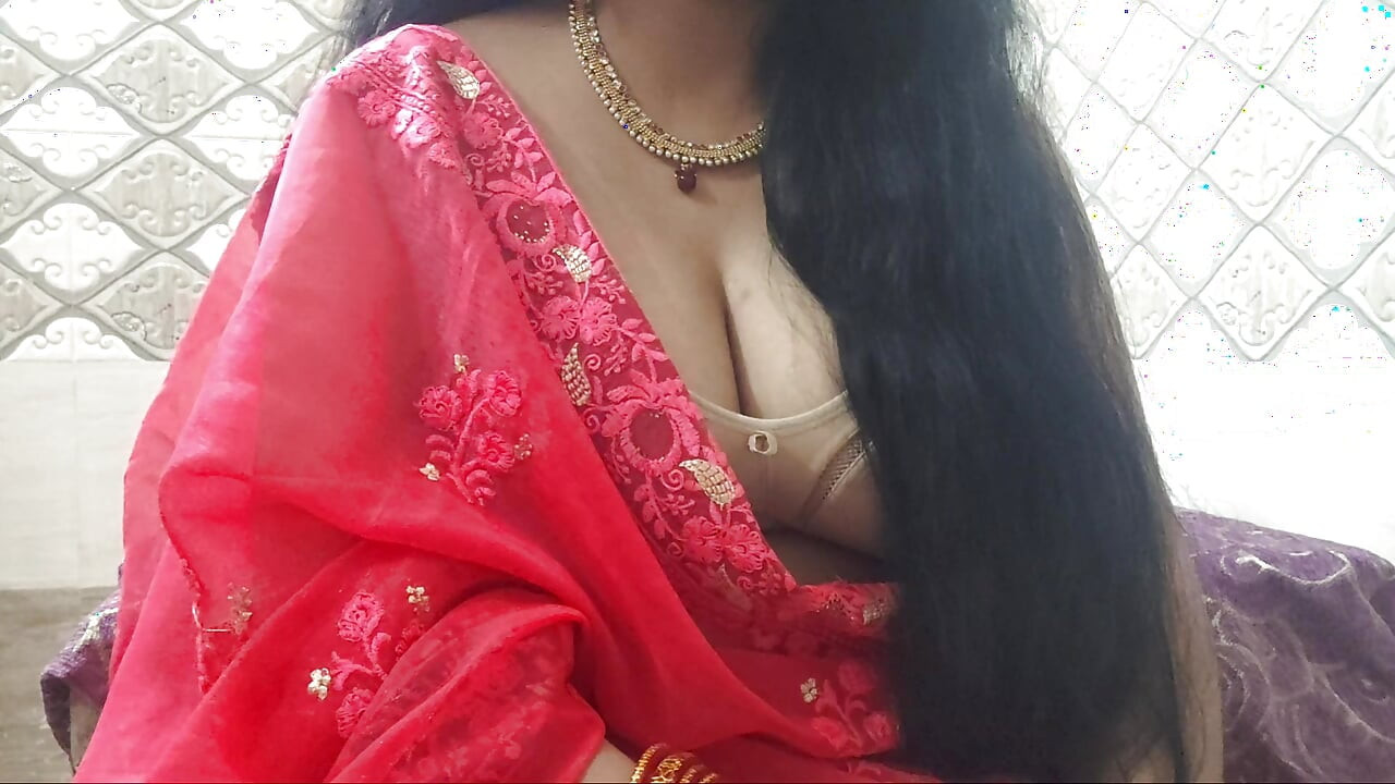 Indiancă bhabhi s-a futut tare solo cu degetul și vorbe murdare