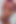キャンディがシャワーで体を動かす