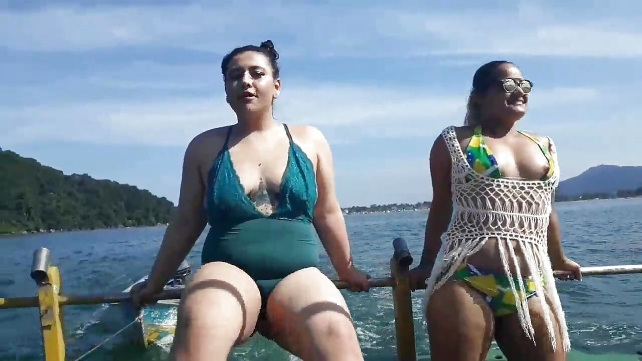 Exhibicionismo En El Barco En Público Con Paty Butt Y Su Prima Agatha Ludovino