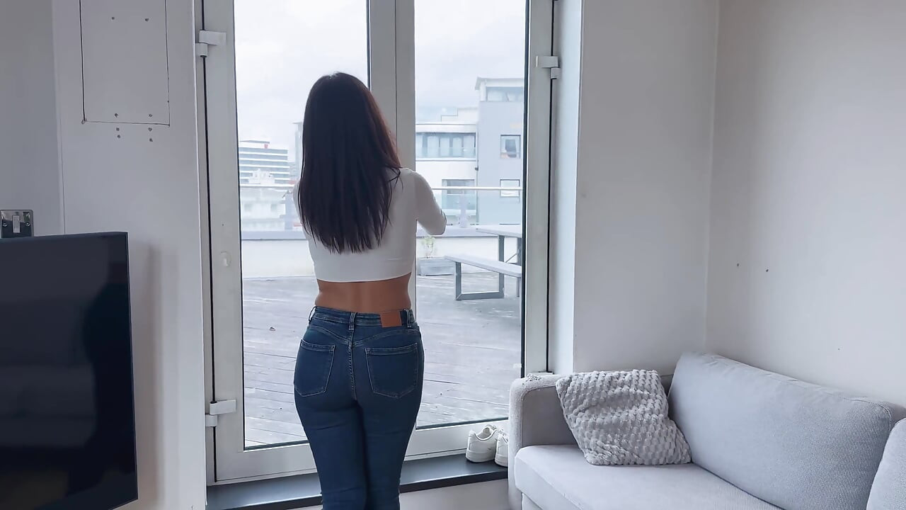 Latina v: Slintající disciplína pro líný student. Penis gagged, zalepený, svázaný provazem a svázaný (4k + Bts)