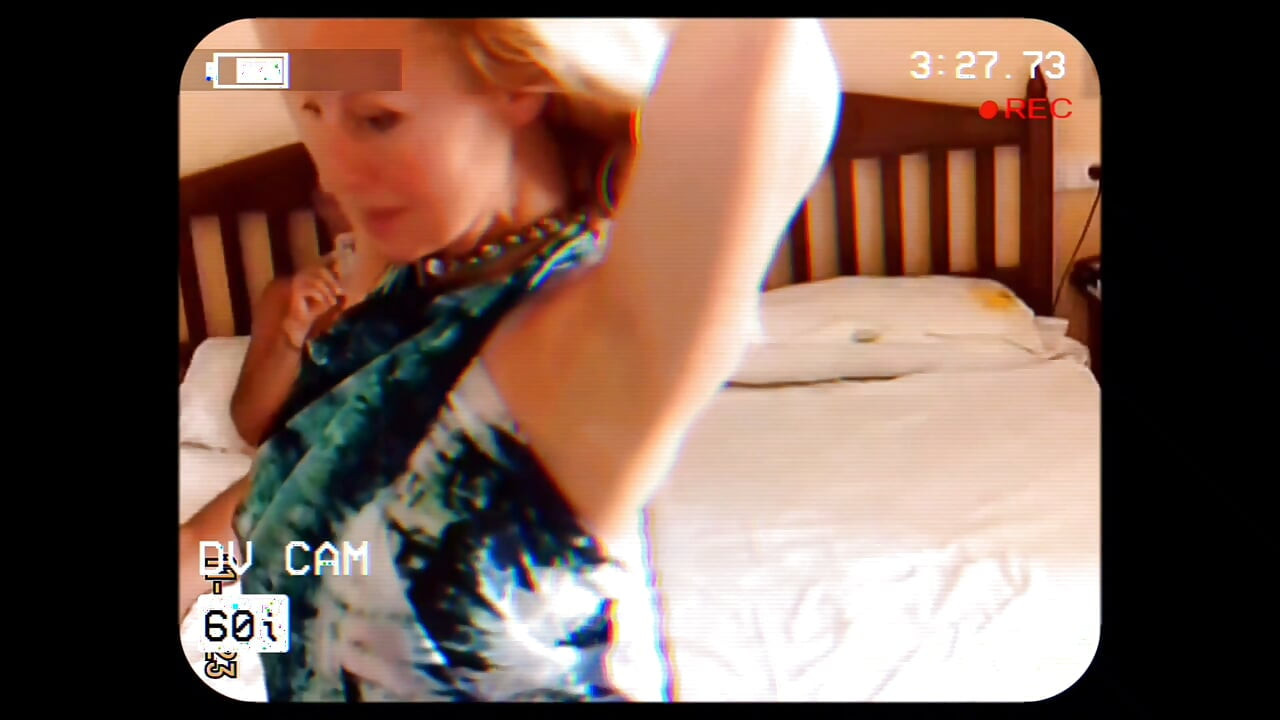 Selena's Posing and Sex Pleasure on Cam