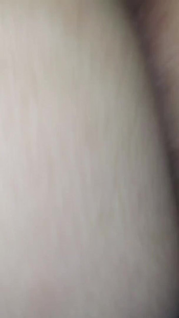 doggystyle von meinem stier gefickt und vollgespritzt und meinen cuckold dazu gebracht, mich auch zu ficken und sein sperma mit dem creampie meines liebhabers zu mischen | Clip 2